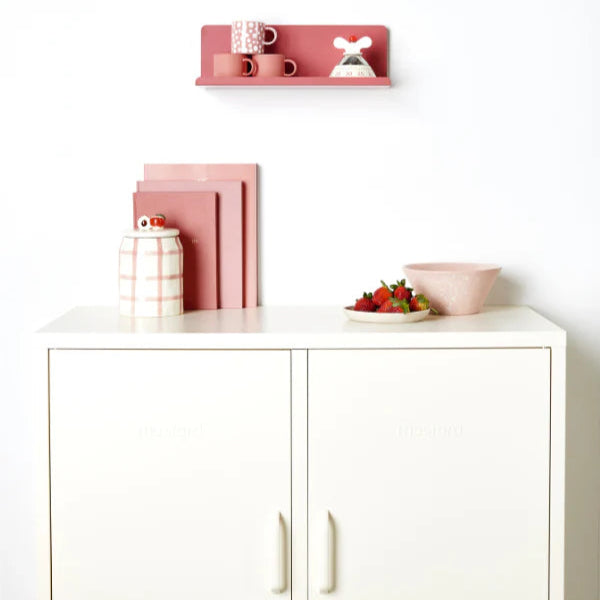 Berry pink shelf