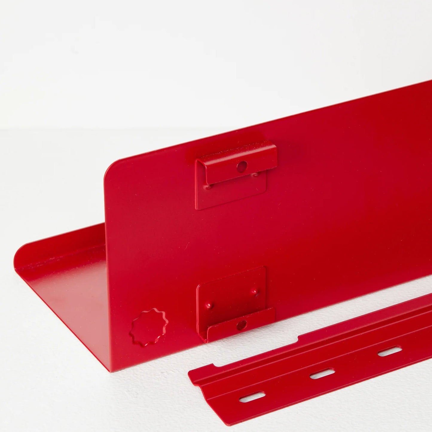 Poppy red shelf